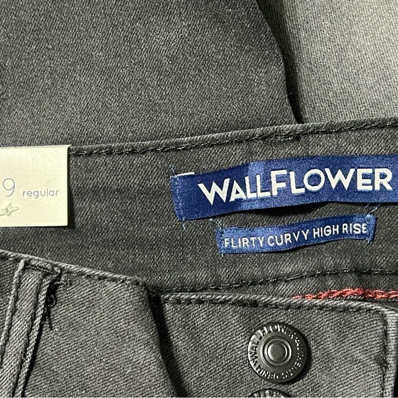 CURVY HIGH RISE WOMENS BLACK DISTRESSED SKINNY JEANS NWT #156 - Picture 2 of 6